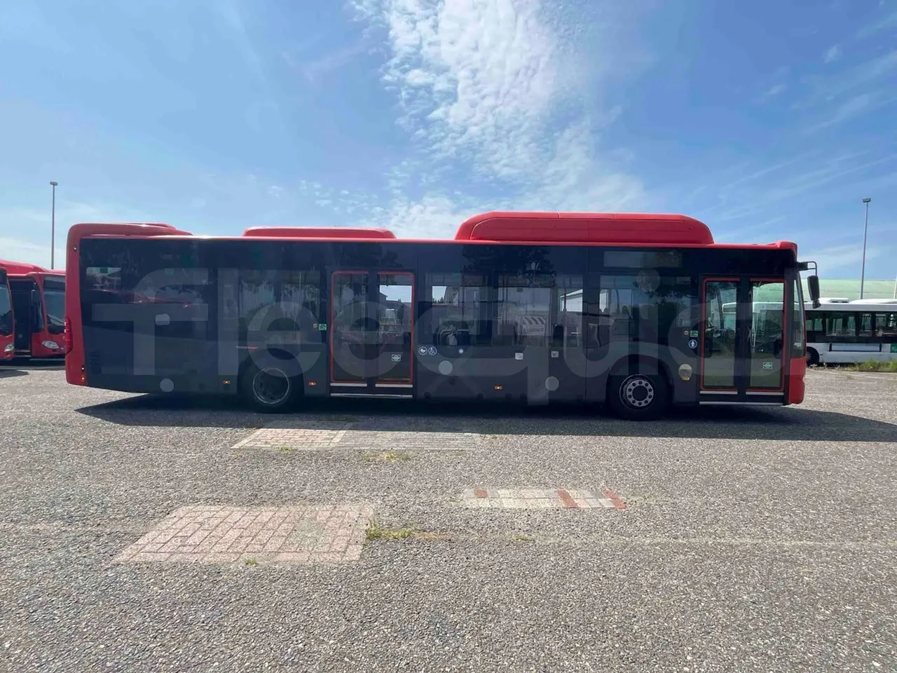 Mercedes-Benz Citaro - right side doors closed
