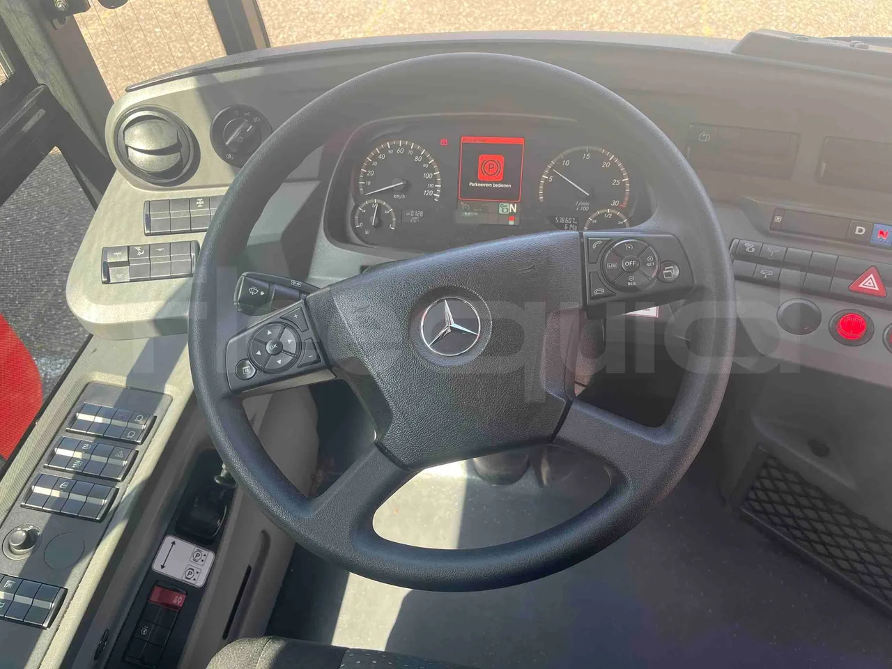 Mercedes-Benz Citaro - steering wheel photo