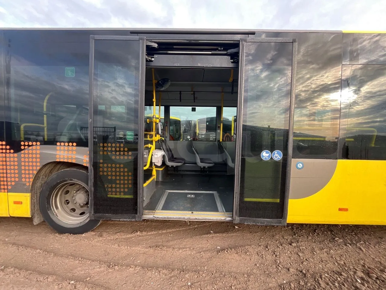 Mercedes-Benz Citaro 628 02 - Euro 6 - 220 kW - 12.140 mt - front door 2 open