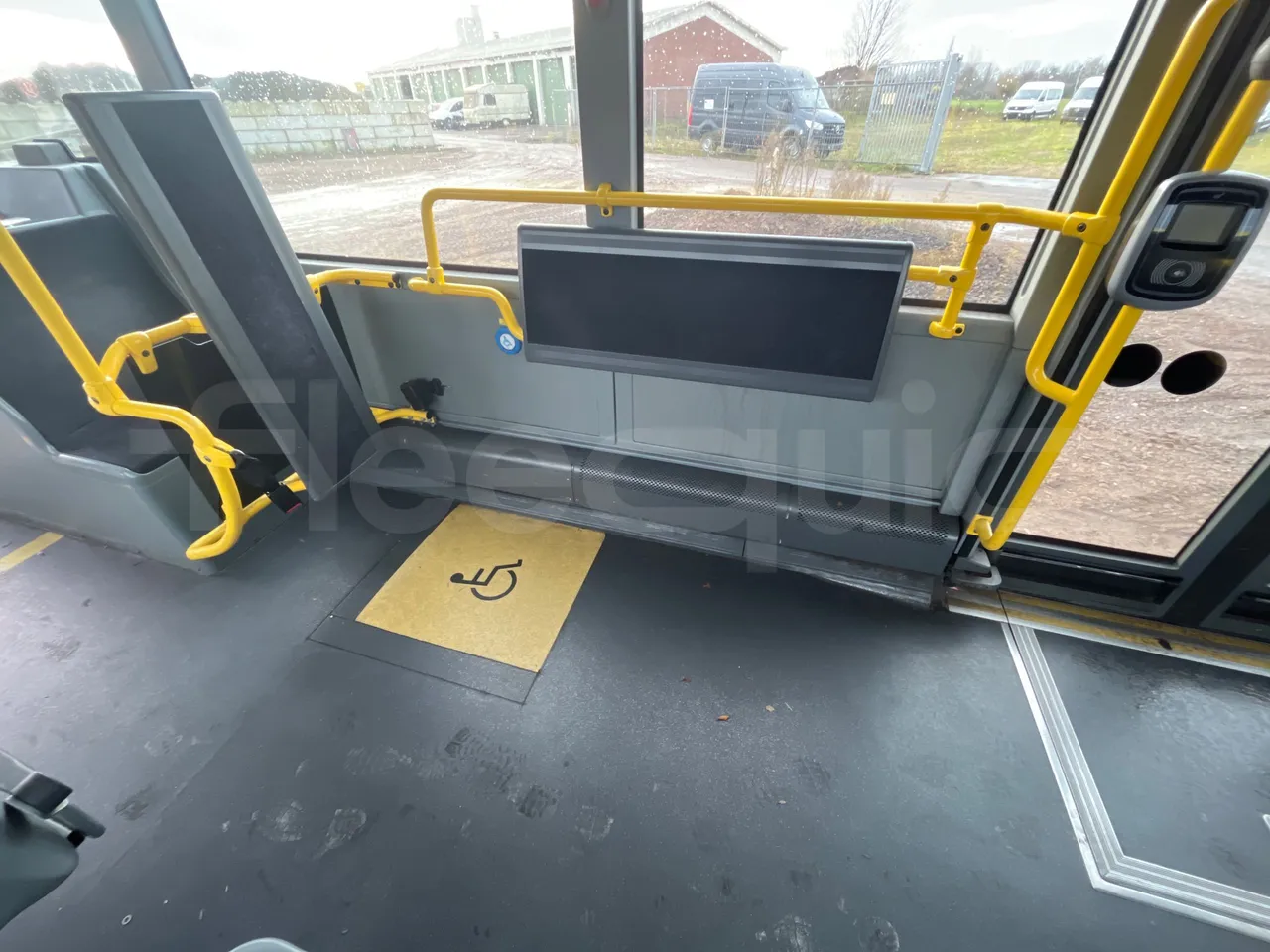 Mercedes-Benz Citaro 628 02 - Euro 6 - 220 kW - 12.140 mt - disabled area photo