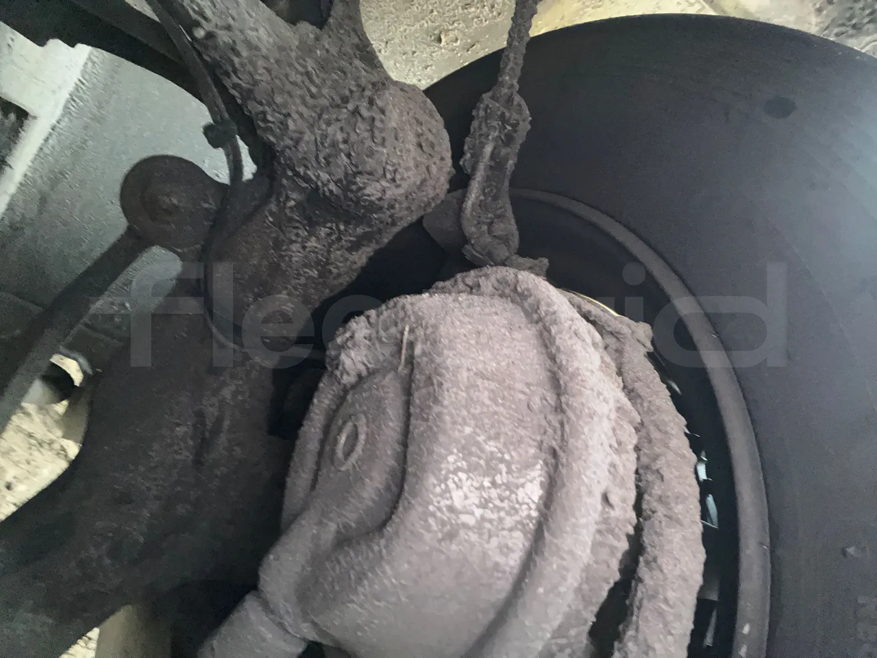 Mercedes-Benz Citaro 628 02 - Euro 6 - 220 kW - 12.140 mt - front brake calipers left