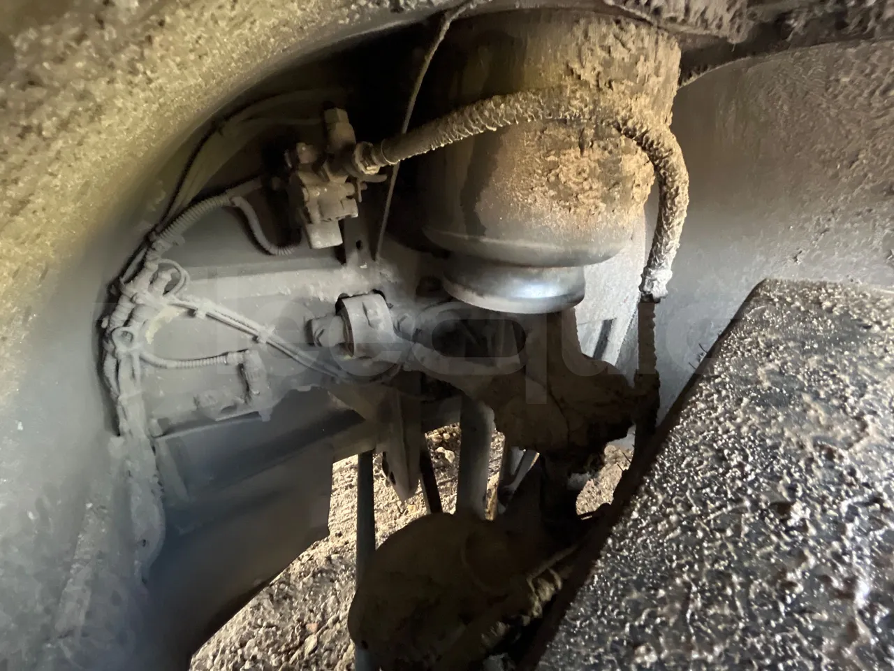 Mercedes-Benz Citaro 628 02 - Euro 6 - 220 kW - 12.140 mt - front shock absorbers left