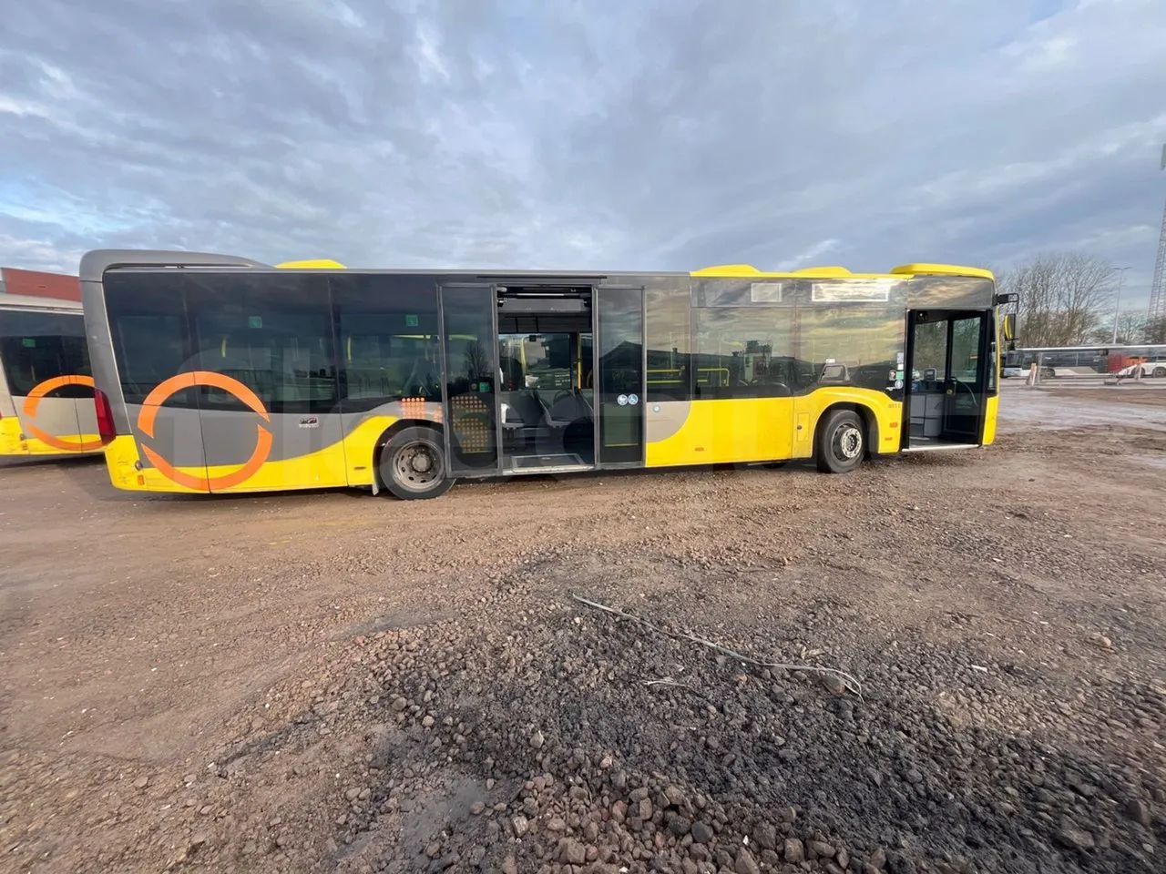 Mercedes-Benz Citaro 628 02 - Euro 6 - 220 kW - 12.140 mt - right side doors open