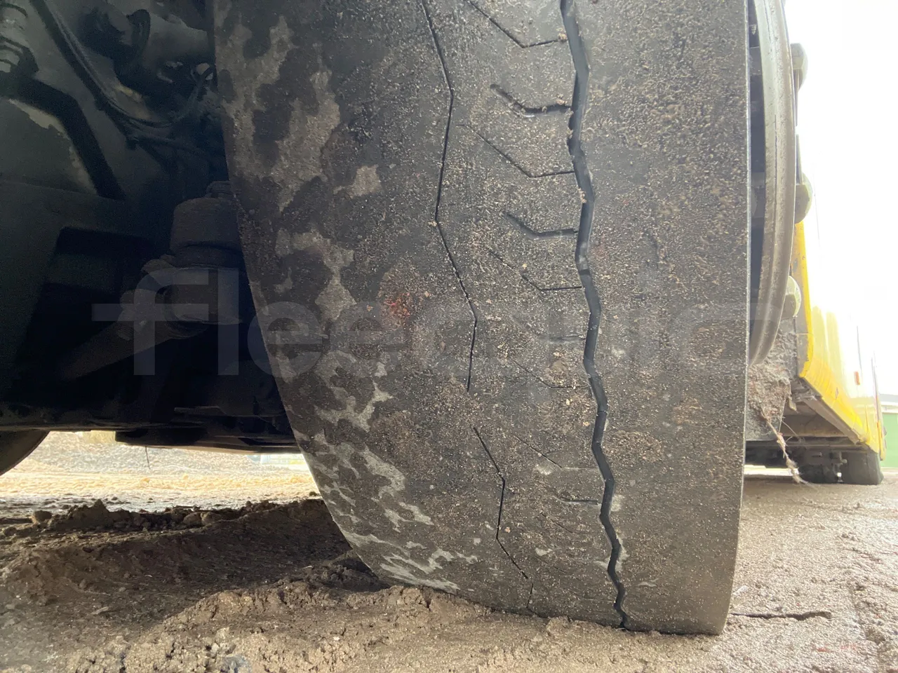 Mercedes-Benz Citaro 628 02 - Euro 6 - 220 kW - 12.140 mt - rear left tire photo