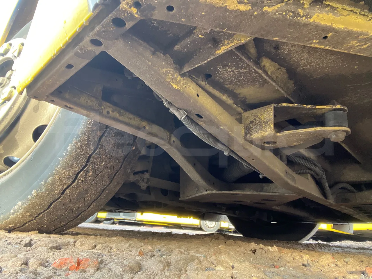 Mercedes-Benz Citaro 628 02 - Euro 6 - 220 kW - 12.140 mt - front axle right side