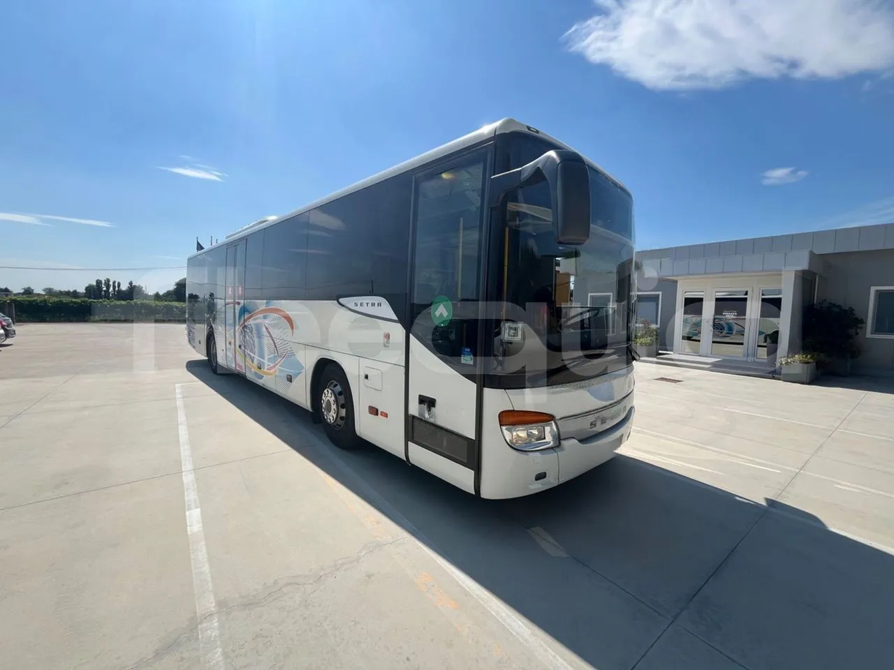 Setra S415 S415 UL-E5/ Euro 5 - 260 Kw - 12,2 Mt - 3/4 front right doors (mandatory for bus to scrap)