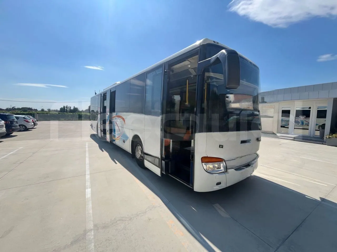 Setra S415 S415 UL-E5/ Euro 5 - 260 Kw - 12,2 Mt - 3/4 right front doors open