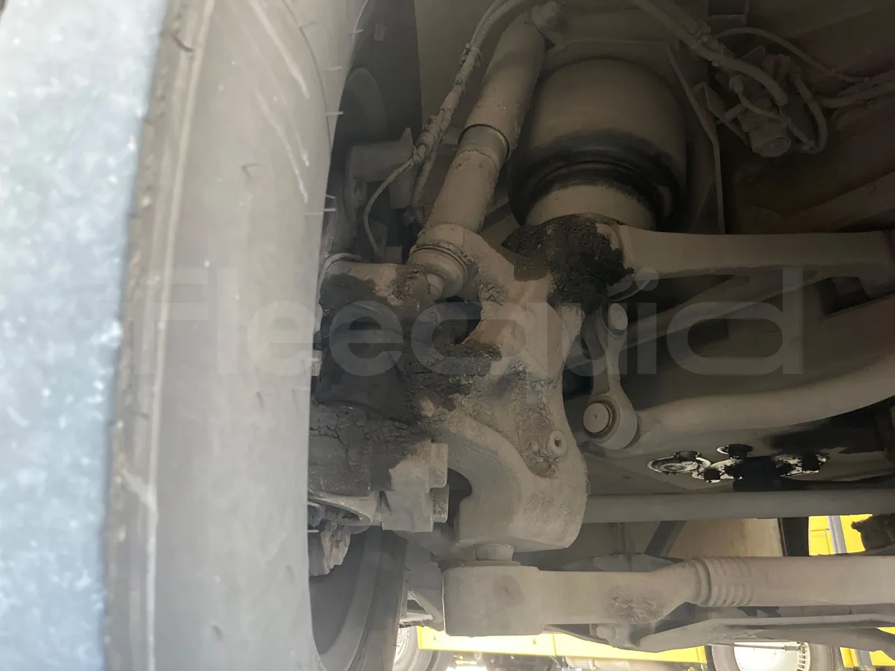 Setra S415 S415 UL-E5/ Euro 5 - 260 Kw - 12,2 Mt - front axle left side
