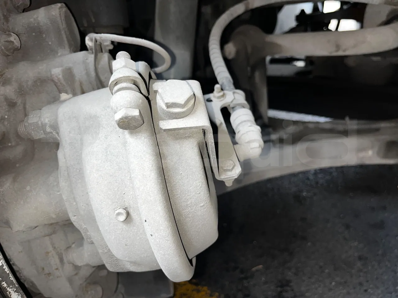Iveco Magelys - front brake calipers right