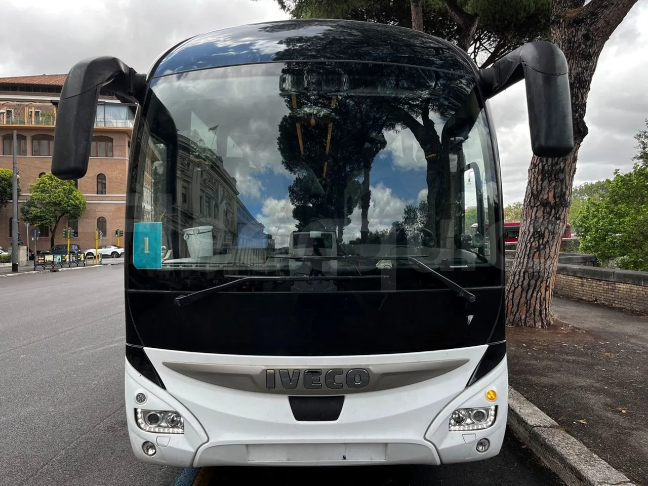 Iveco Magelys - front photo