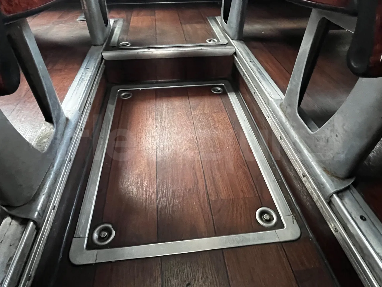 Iveco Magelys - floor hatches photo