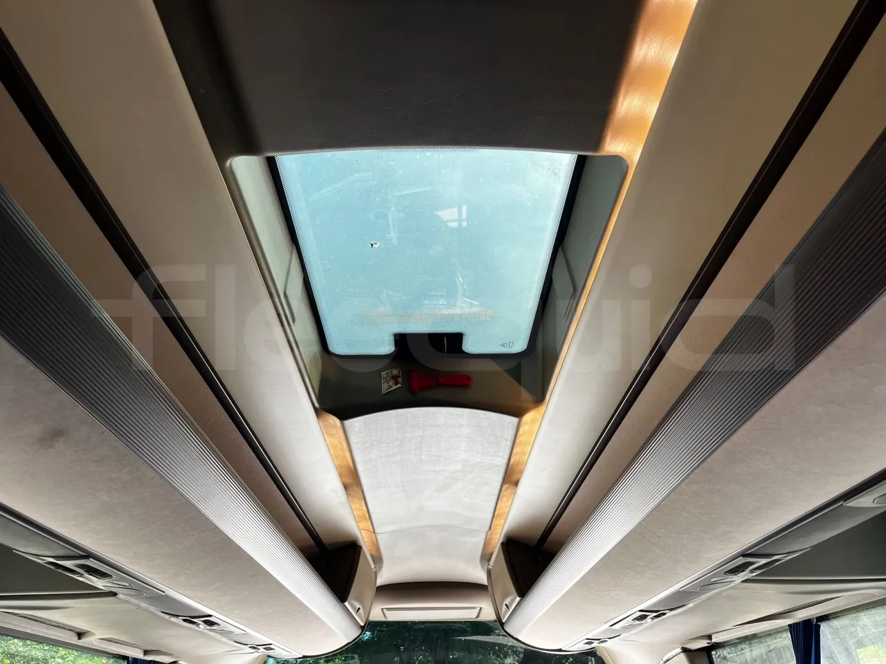 Iveco Magelys - roof hatch 2