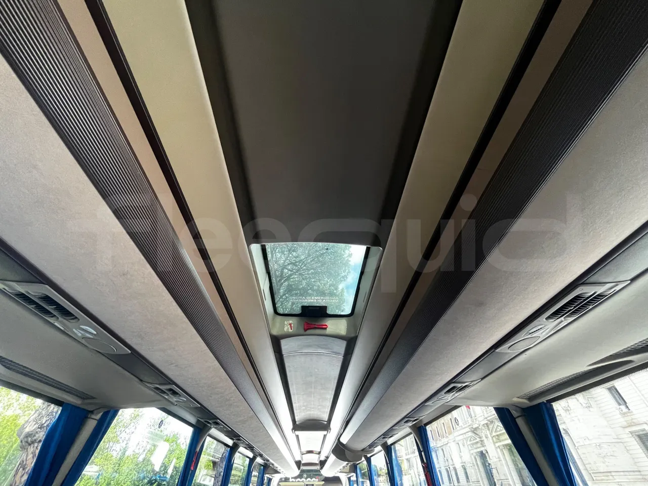 Iveco Magelys - overhead compartments photo