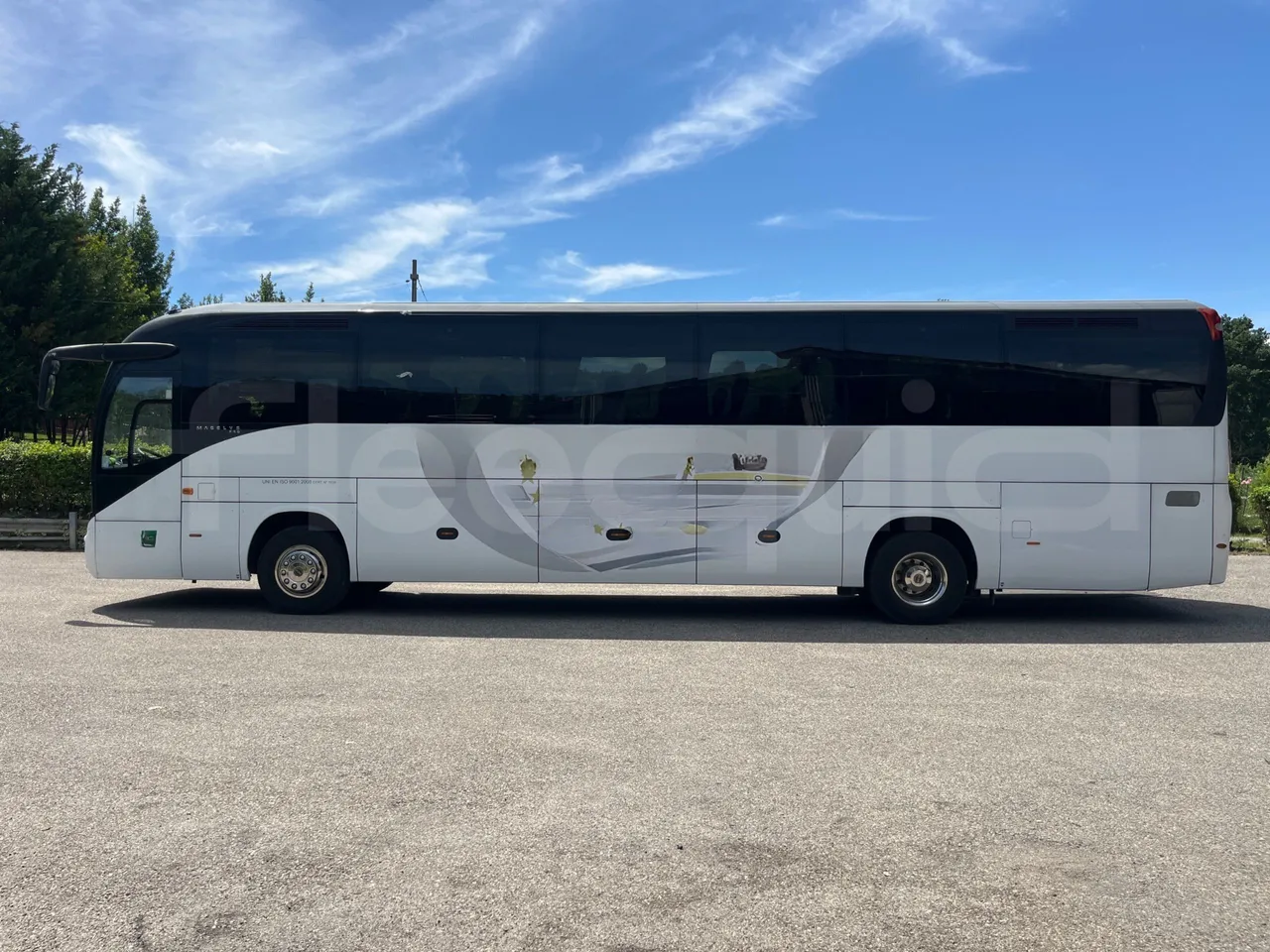 Iveco Magelys - left side photo