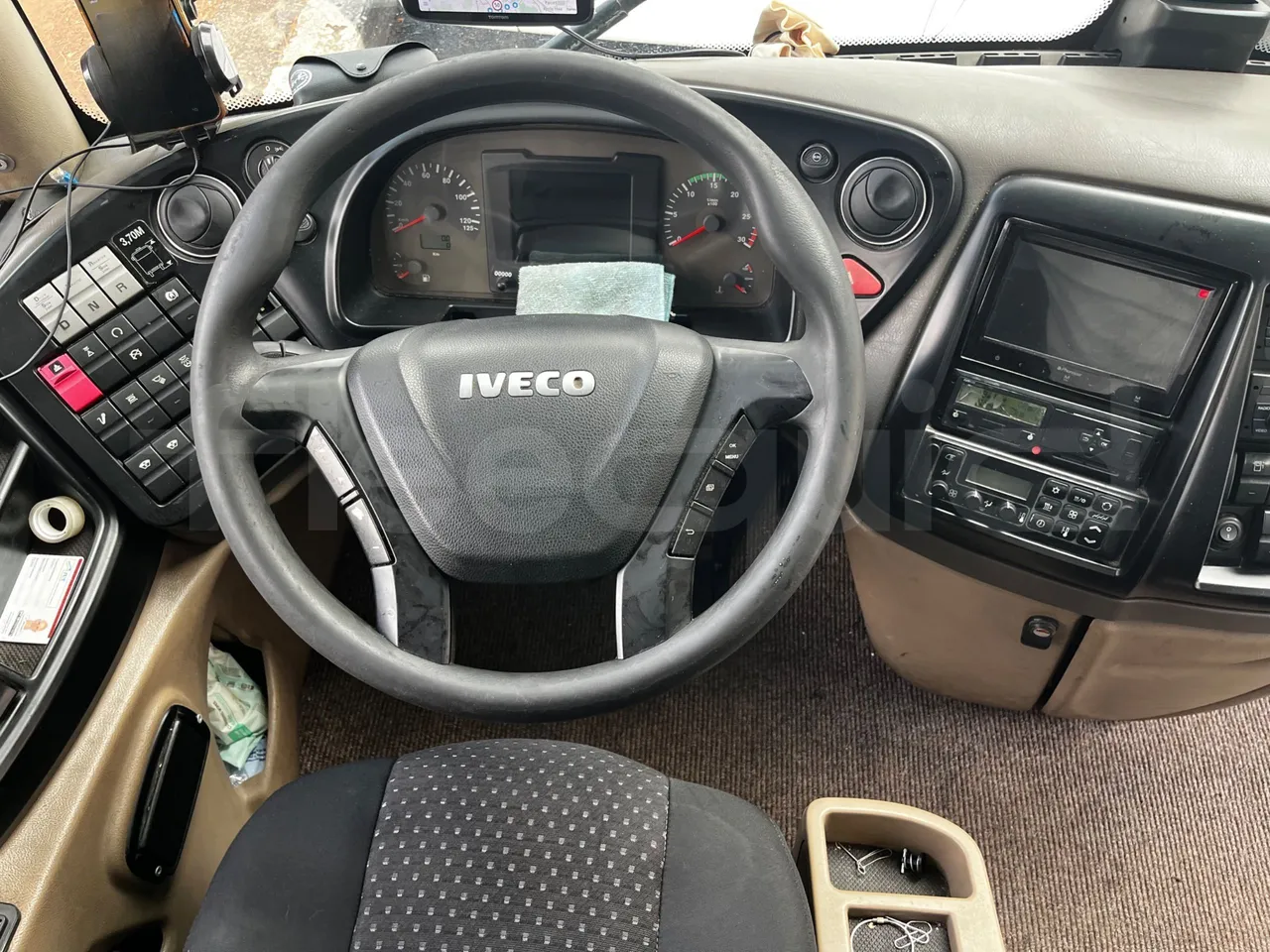 Iveco Magelys - steering wheel photo