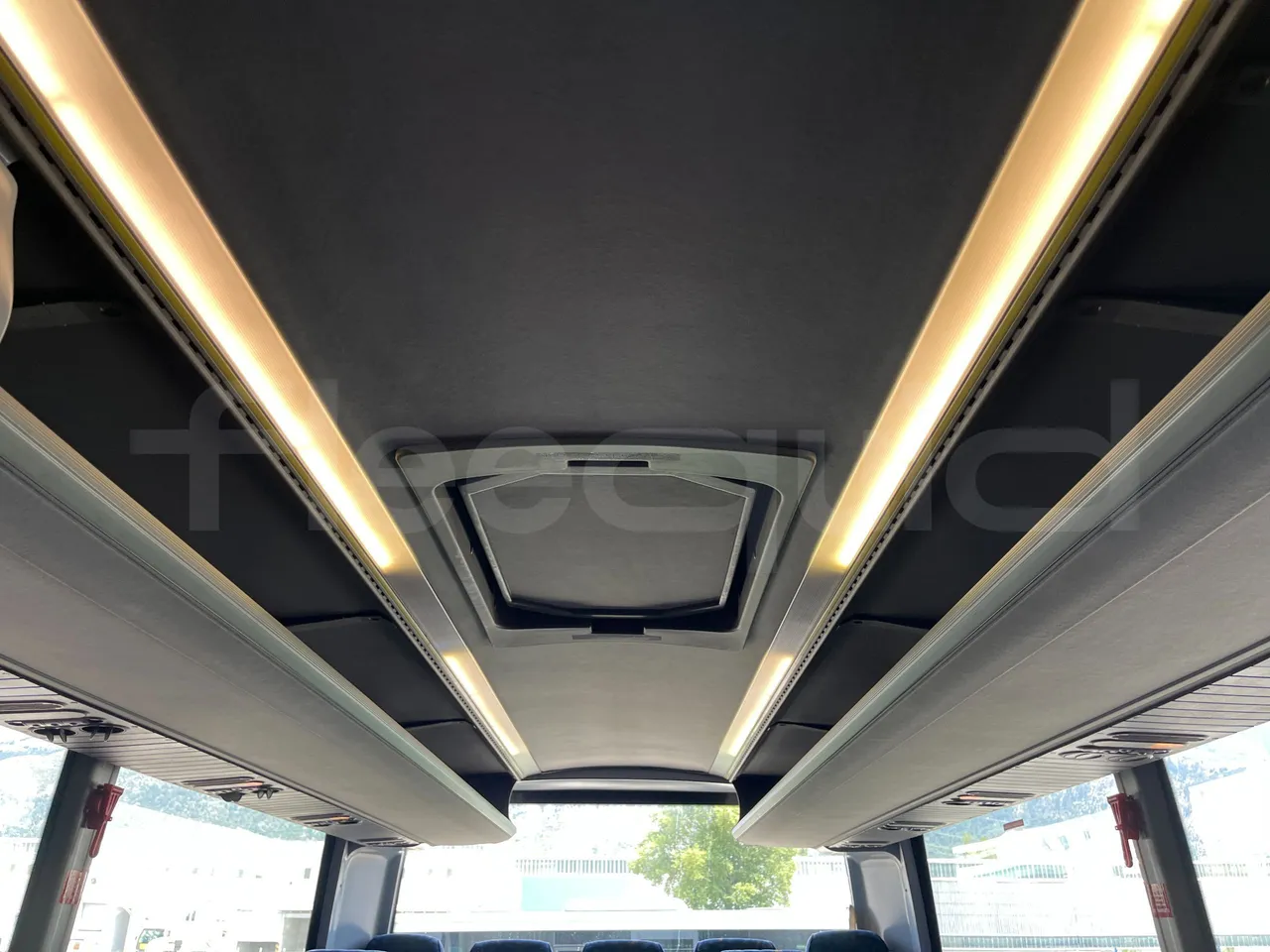 Temsa Safari - overhead compartments photo