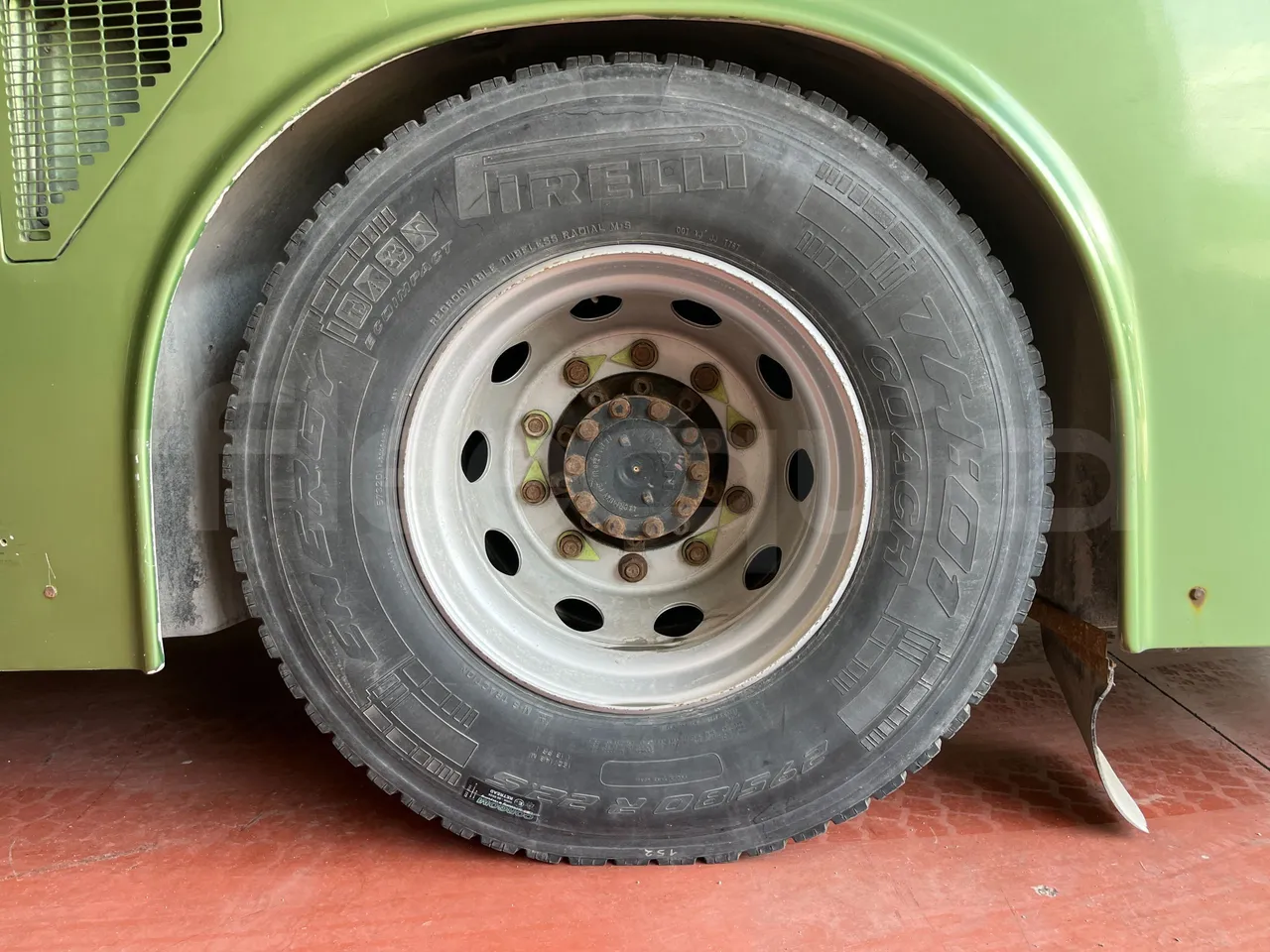 Temsa Safari - front left tire measurements