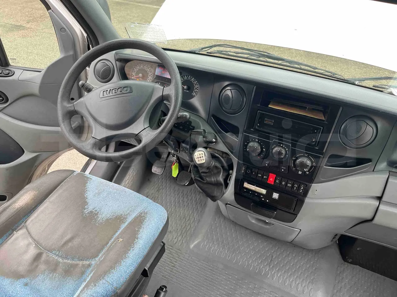 Iveco Daily A50/E4/20/C - Euro4 - 130kW - 6.948mt - buttons panels on