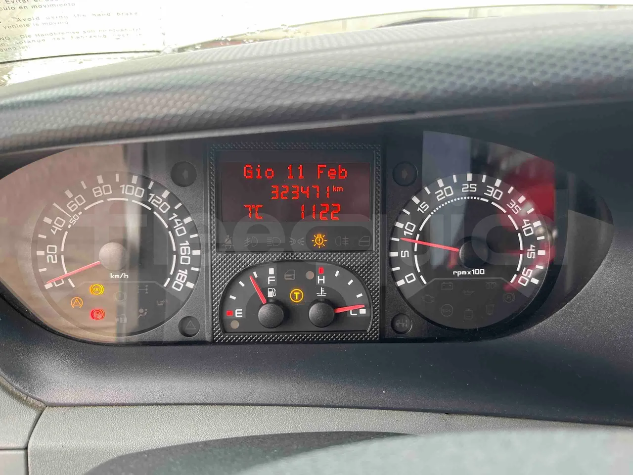 Iveco Daily A50/E4/20/C - Euro4 - 130kW - 6.948mt - dashboard lights on