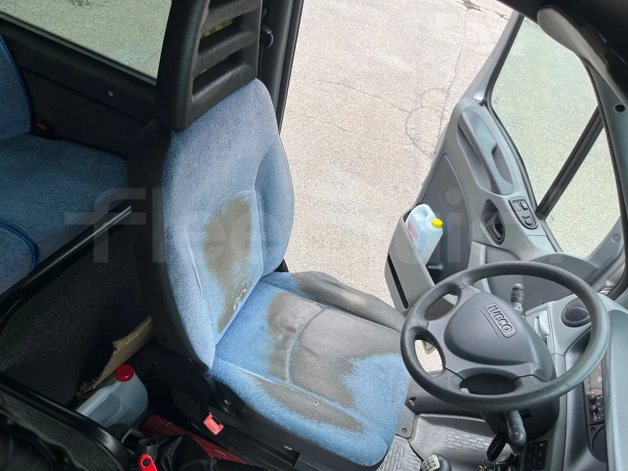 Iveco Daily A50/E4/20/C - Euro4 - 130kW - 6.948mt - driver's seat photo