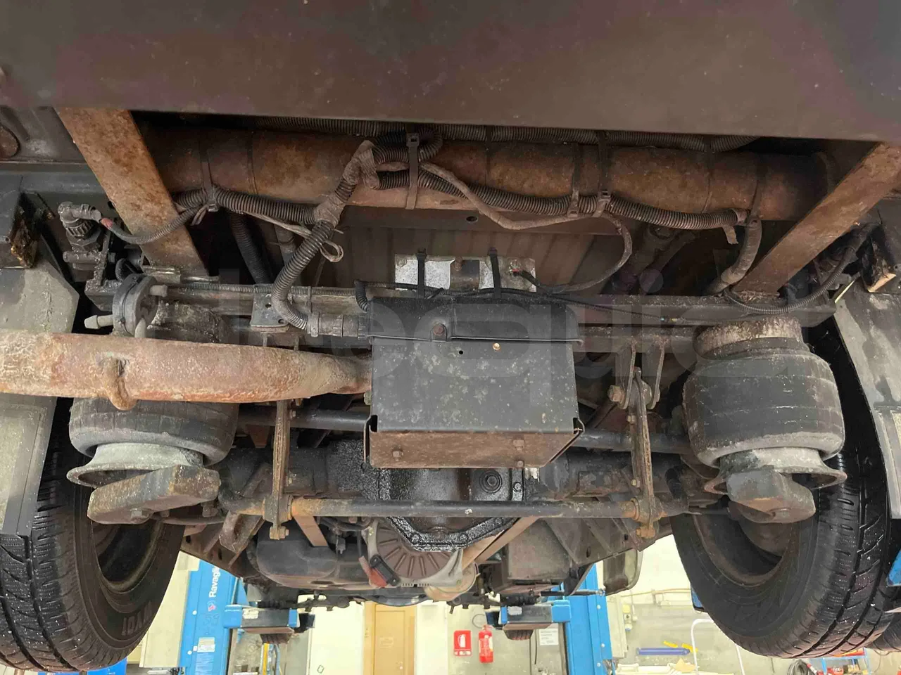 Iveco Daily A50/E4/20/C - Euro4 - 130kW - 6.948mt - axle 3 right side