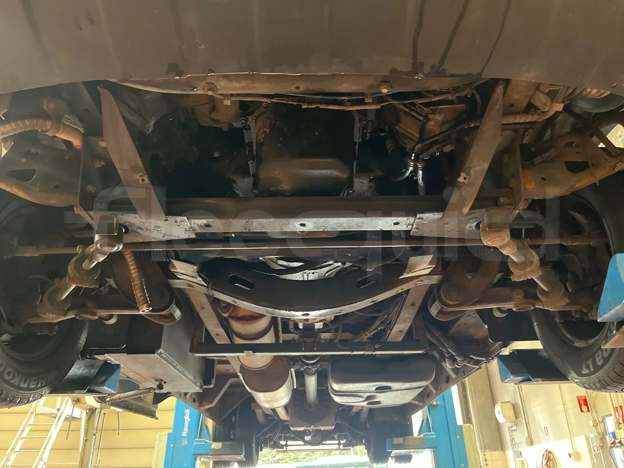 Iveco Daily A50/E4/20/C - Euro4 - 130kW - 6.948mt - front undercarriage from front