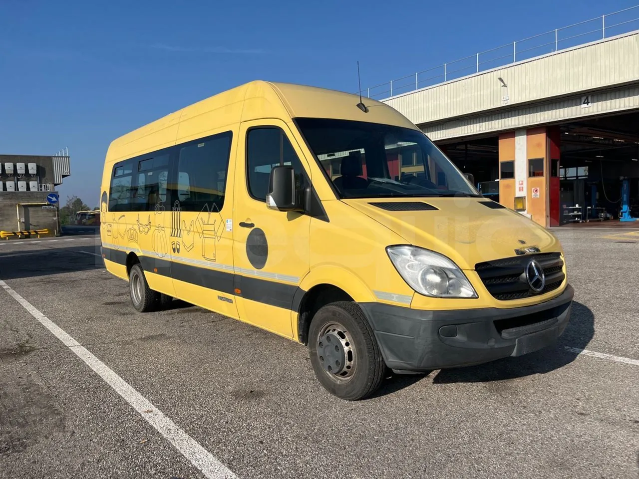 Mercedes-Benz Sprinter 518CDI f 50 - EUR4 - 135kW - 7.345m Tomassini - Base cover photo