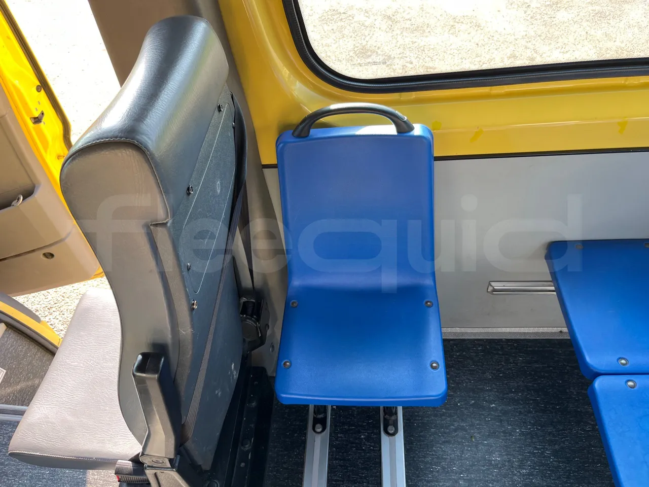 Mercedes-Benz Sprinter 518CDI f 50 - EUR4 - 135kW - 7.345m Tomassini - single seat detail