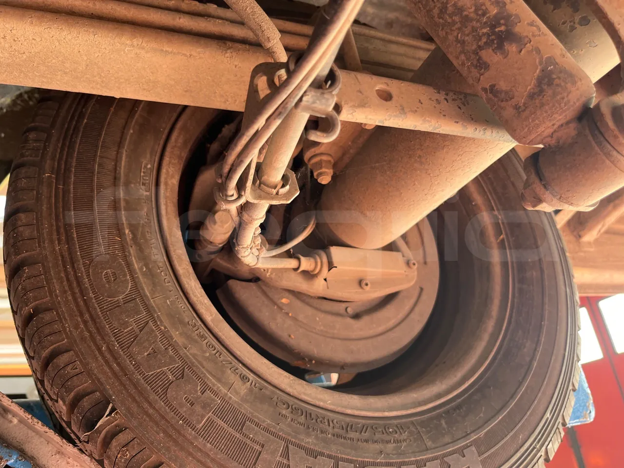 Mercedes-Benz Sprinter 518CDI f 50 - EUR4 - 135kW - 7.345m Tomassini - axle 2 discs right