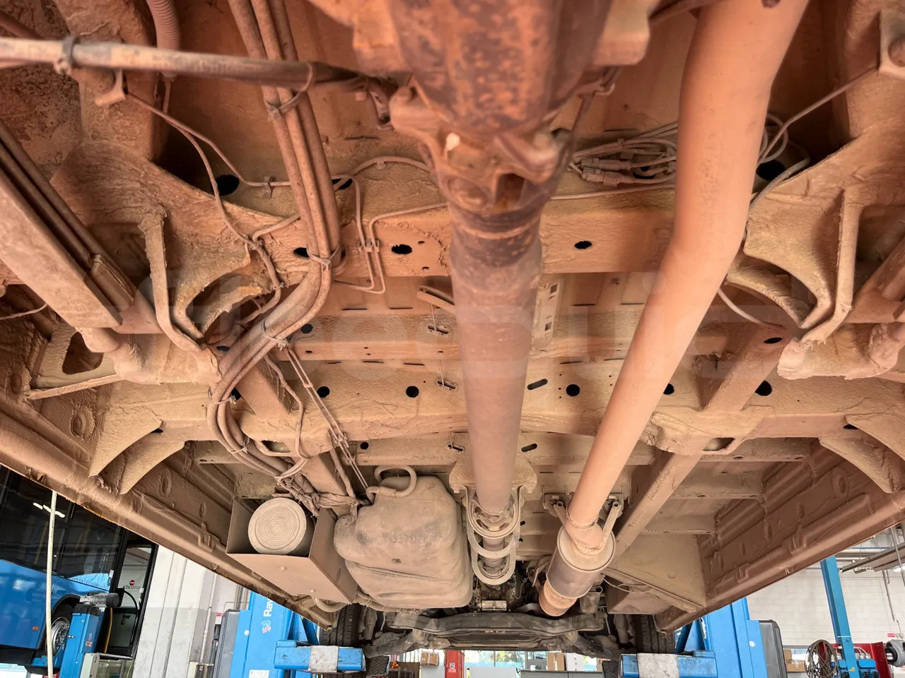 Mercedes-Benz Sprinter 518CDI f 50 - EUR4 - 135kW - 7.345m Tomassini - driveshaft photo