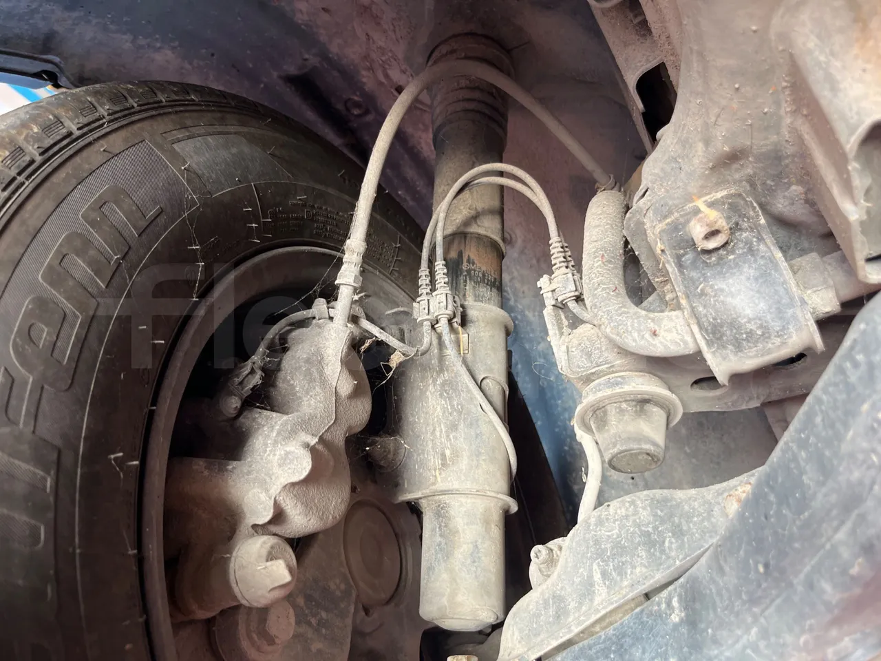 Mercedes-Benz Sprinter 518CDI f 50 - EUR4 - 135kW - 7.345m Tomassini - front shock absorbers left