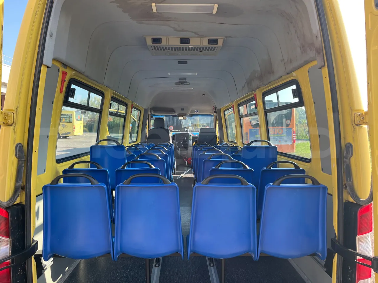 Mercedes-Benz Sprinter 518CDI f 50 - EUR4 - 135kW - 7.345m Tomassini - forward view all seats last row height