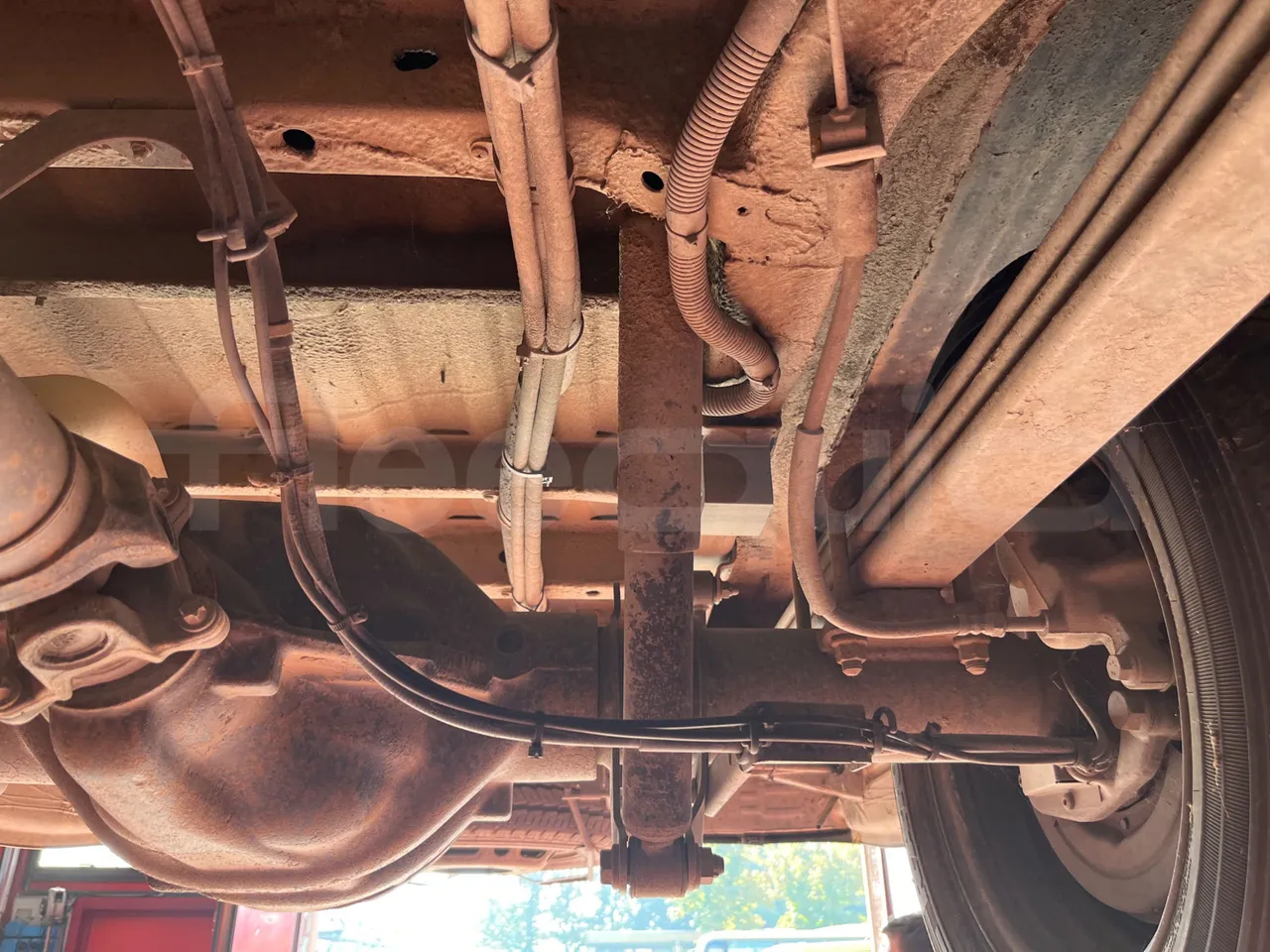 Mercedes-Benz Sprinter 518CDI f 50 - EUR4 - 135kW - 7.345m Tomassini - axle 2 shock absorbers 1 left