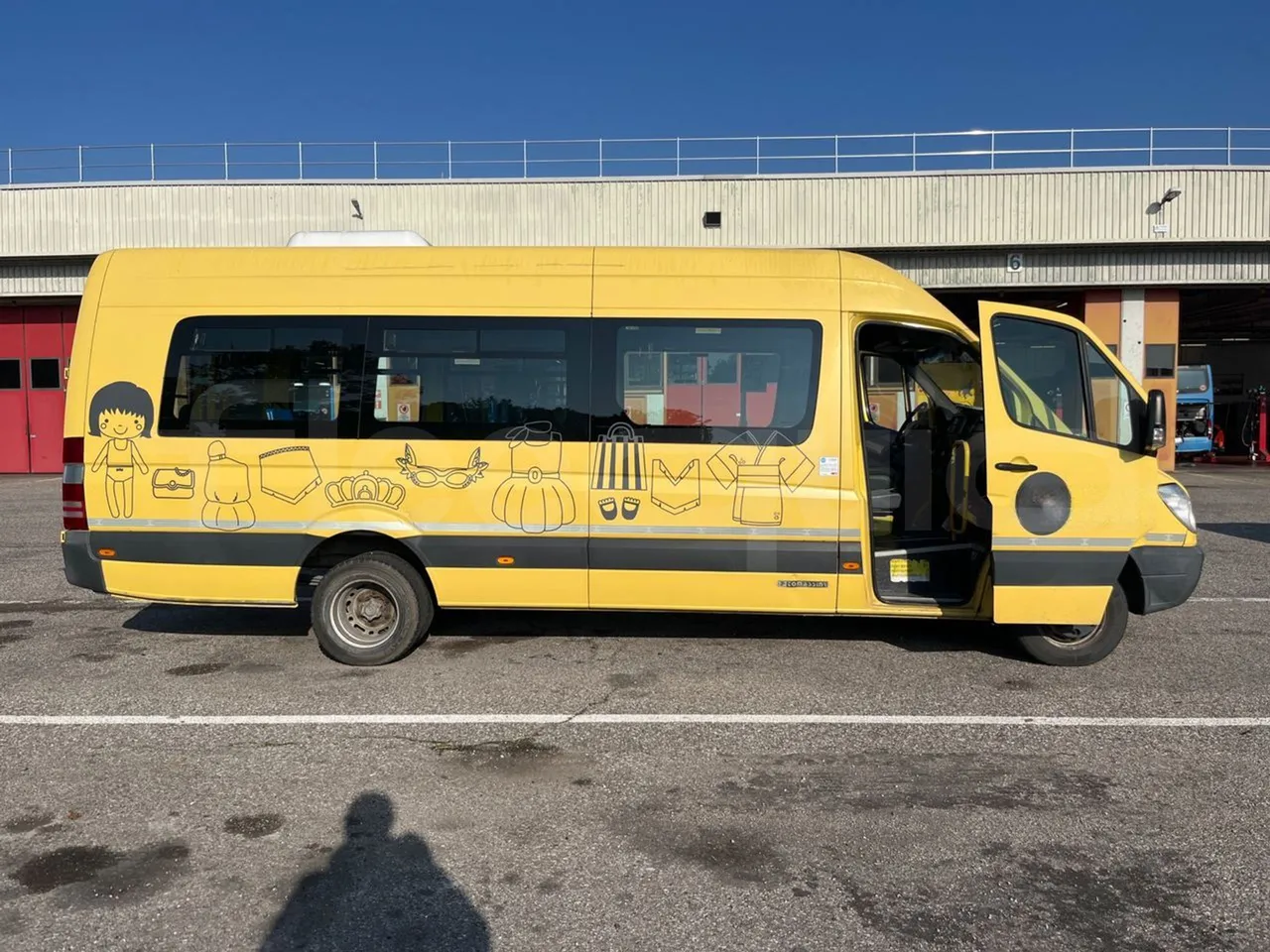 Mercedes-Benz Sprinter 518CDI f 50 - EUR4 - 135kW - 7.345m Tomassini - right side doors open