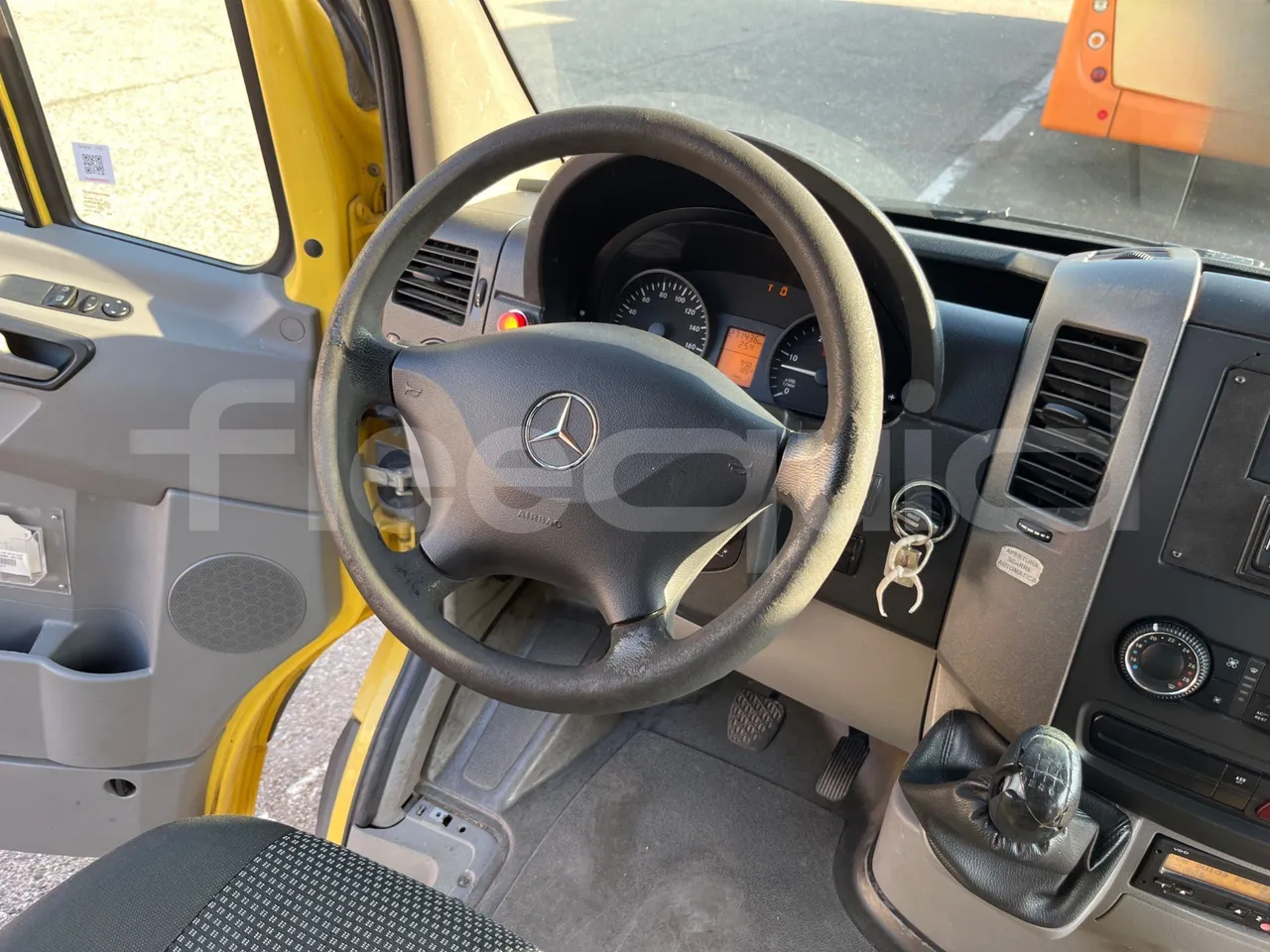 Mercedes-Benz Sprinter 518CDI f 50 - EUR4 - 135kW - 7.345m Tomassini - steering wheel photo