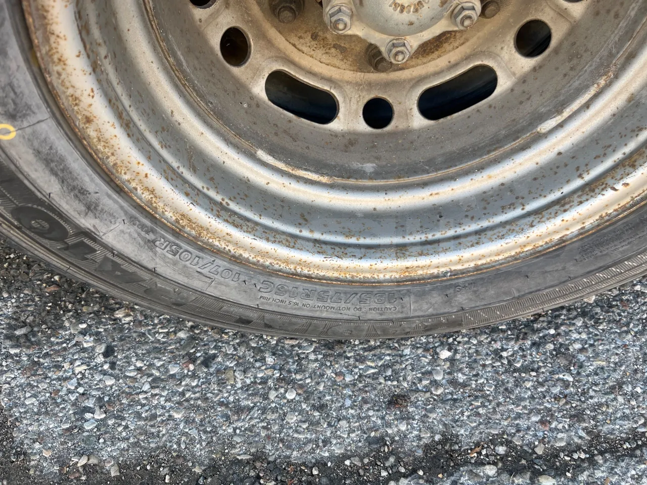 Mercedes-Benz Sprinter 518CDI f 50 - EUR4 - 135kW - 7.345m Tomassini - rear left tire photo