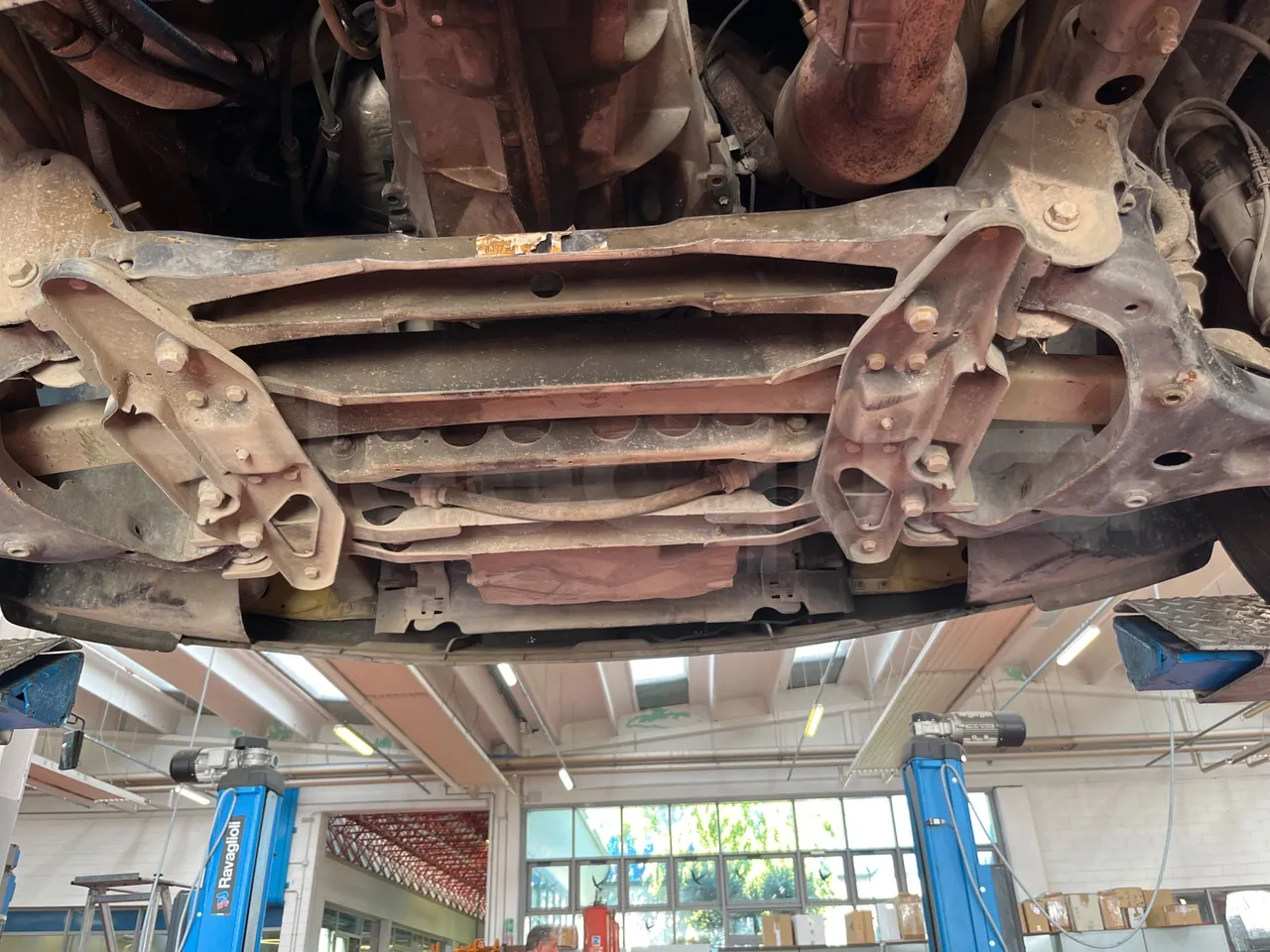 Mercedes-Benz Sprinter 518CDI f 50 - EUR4 - 135kW - 7.345m Tomassini - front axle central