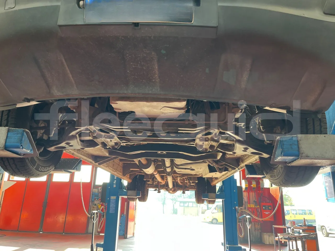Mercedes-Benz Sprinter 518CDI f 50 - EUR4 - 135kW - 7.345m Tomassini - front undercarriage from front
