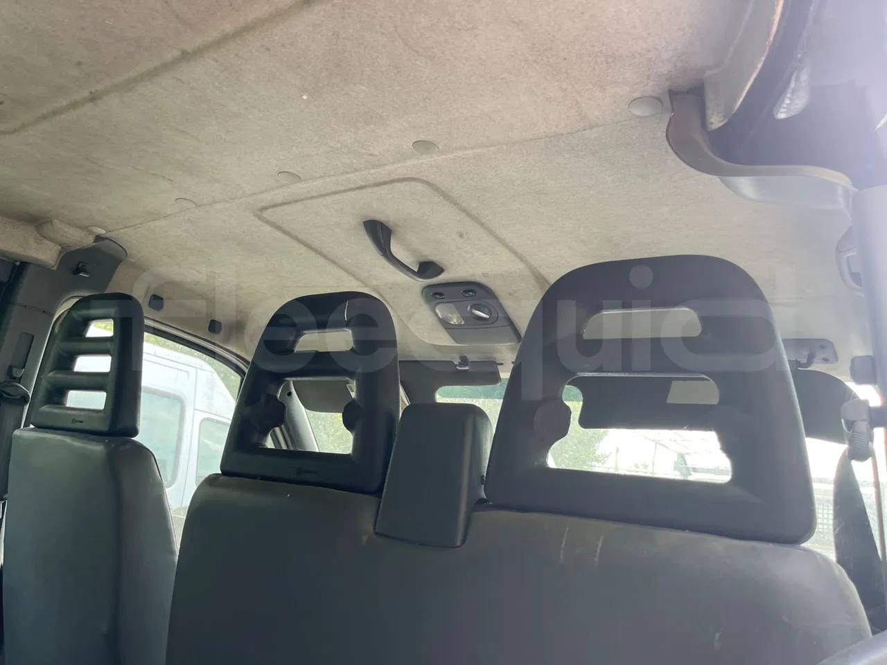 Iveco Daily 35/29-EUR3-85,3Kw-5m - overhead compartments photo