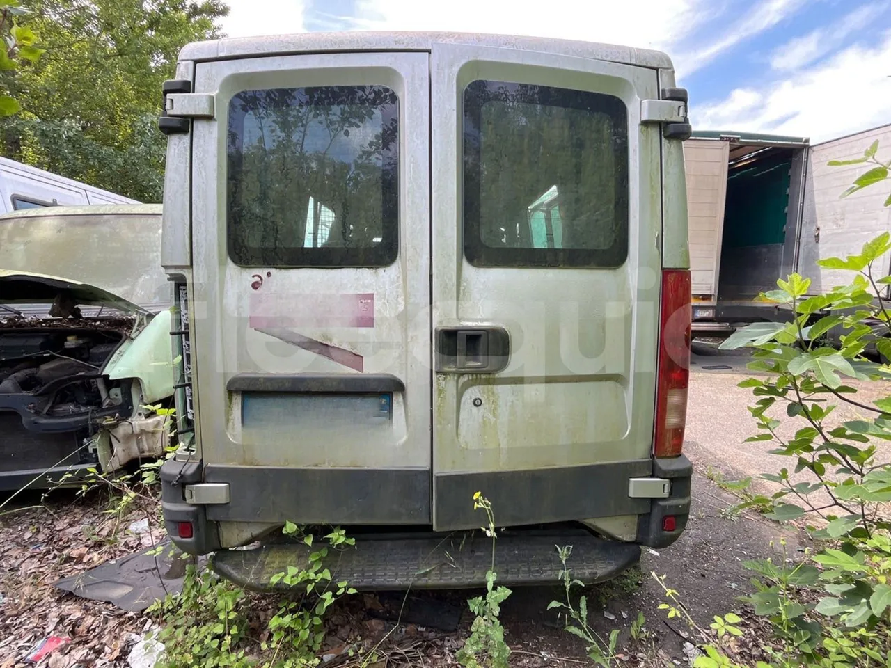 Iveco Daily 35/29-EUR3-85,3Kw-5m - rear hatch closed