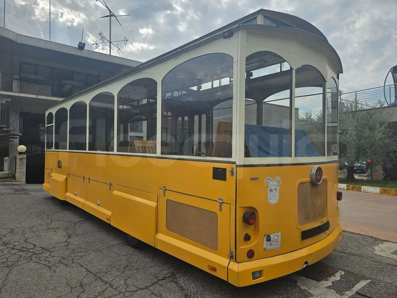 Man 11.220 Intercar Greeny / Euro2 - 162 Kw - 8,820 Mt - 3/4 left rear side