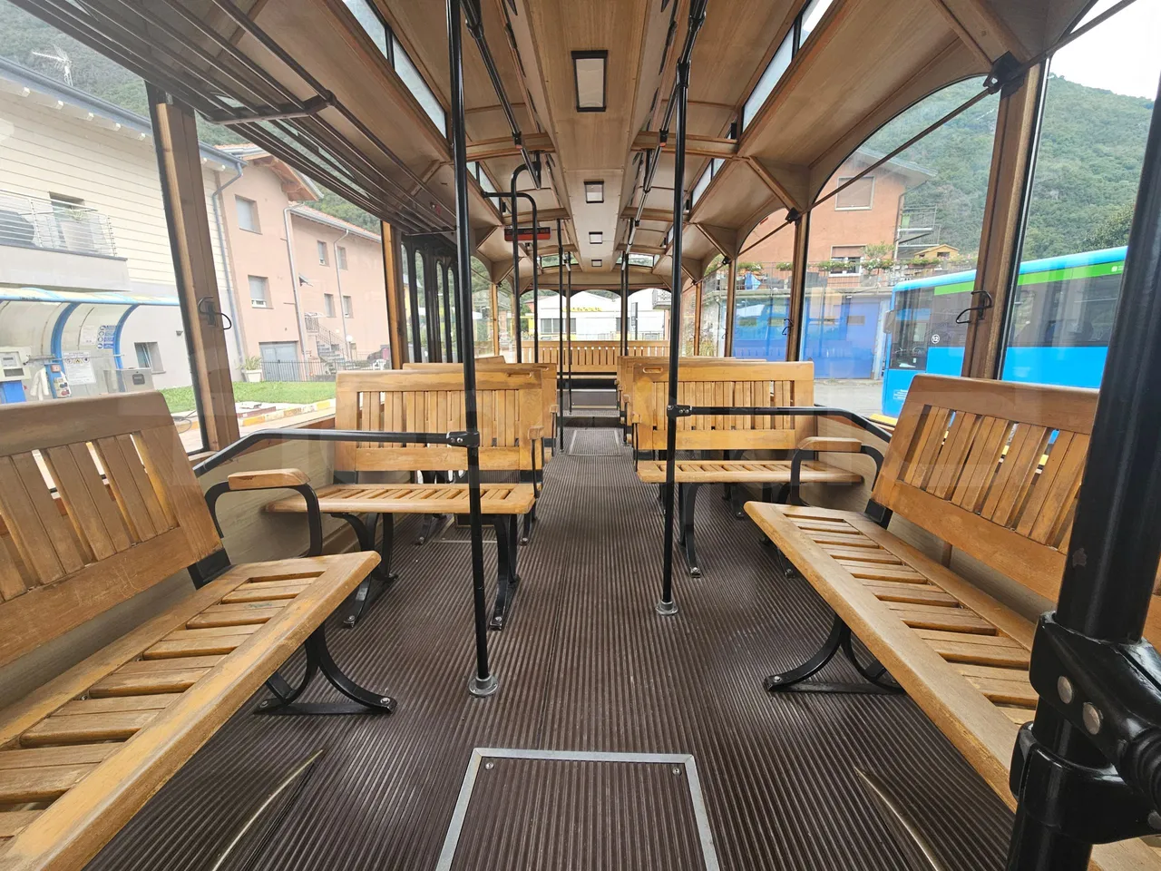 Man 11.220 Intercar Greeny / Euro2 - 162 Kw - 8,820 Mt - interior reverse seats driver height (mandatory for bus to scrap)