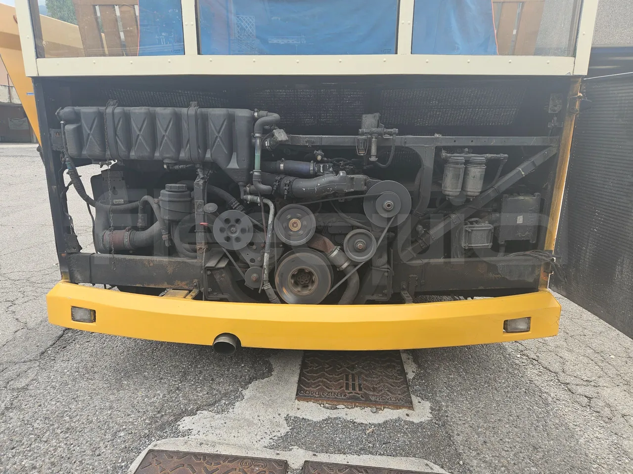 Man 11.220 Intercar Greeny / Euro2 - 162 Kw - 8,820 Mt - rear hatch open (mandatory  for bus to scrap)
