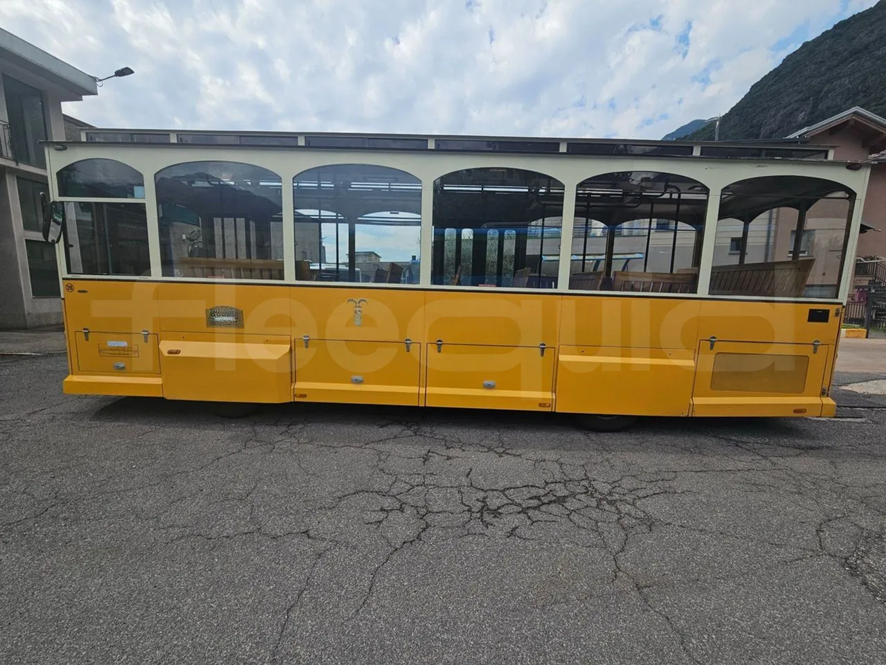 Man 11.220 Intercar Greeny / Euro2 - 162 Kw - 8,820 Mt - left side photo
