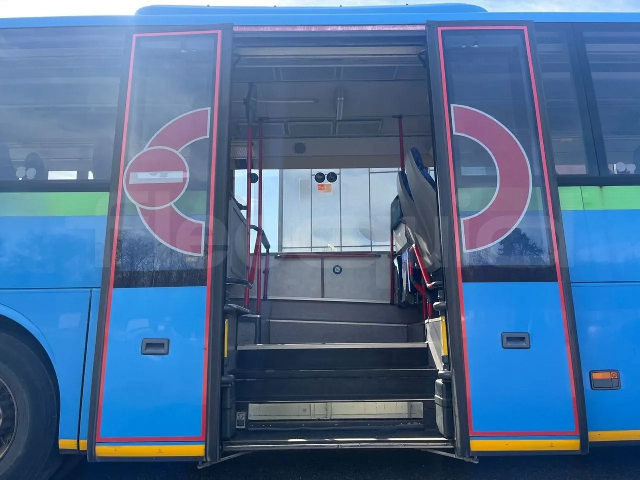 Mercedes-Benz Integro E5 4 - Euro5 - 220kW - 12.140mt - front door 2 open