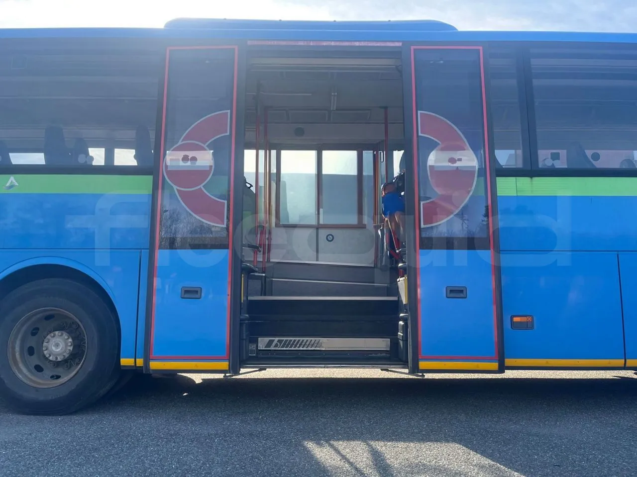 Mercedes-Benz Integro E5 4 - Euro5 - 220kW - 12.140mt - front door 3 open