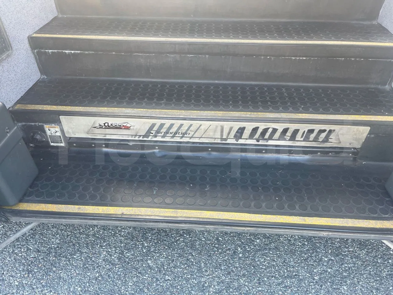 Mercedes-Benz Integro E5 4 - Euro5 - 220kW - 12.140mt - 3/4 right rear doors open