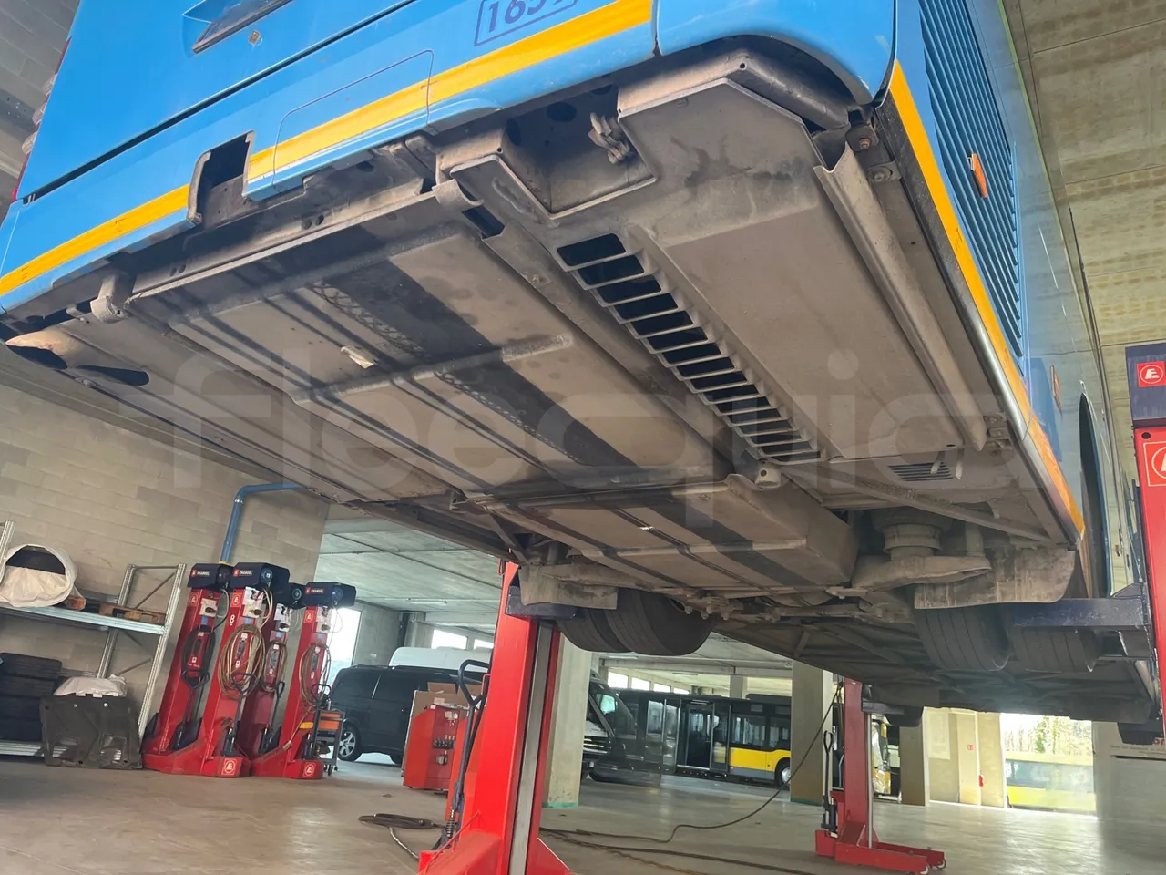 Mercedes-Benz Integro E5 4 - Euro5 - 220kW - 12.140mt - axel 2 air springs 2 right