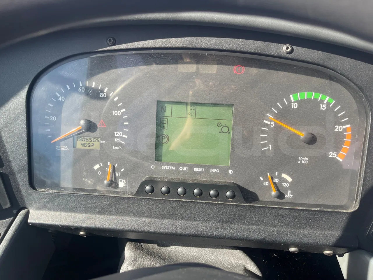 Mercedes-Benz Integro E5 4 - Euro5 - 220kW - 12.140mt - dashboard lights on