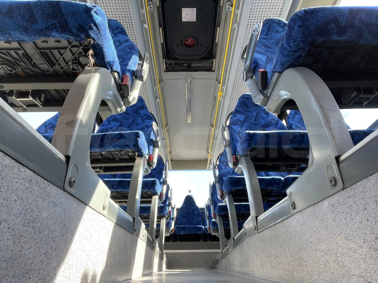 Mercedes-Benz Integro E5 4 - Euro5 - 220kW - 12.140mt - footrest detail photo